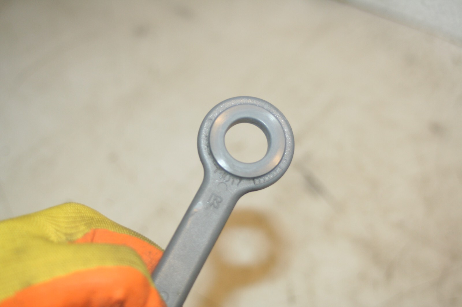 (99) TOYOTA RAV 4 3 DOOR. SEAT BELT HOLDER - Image 3