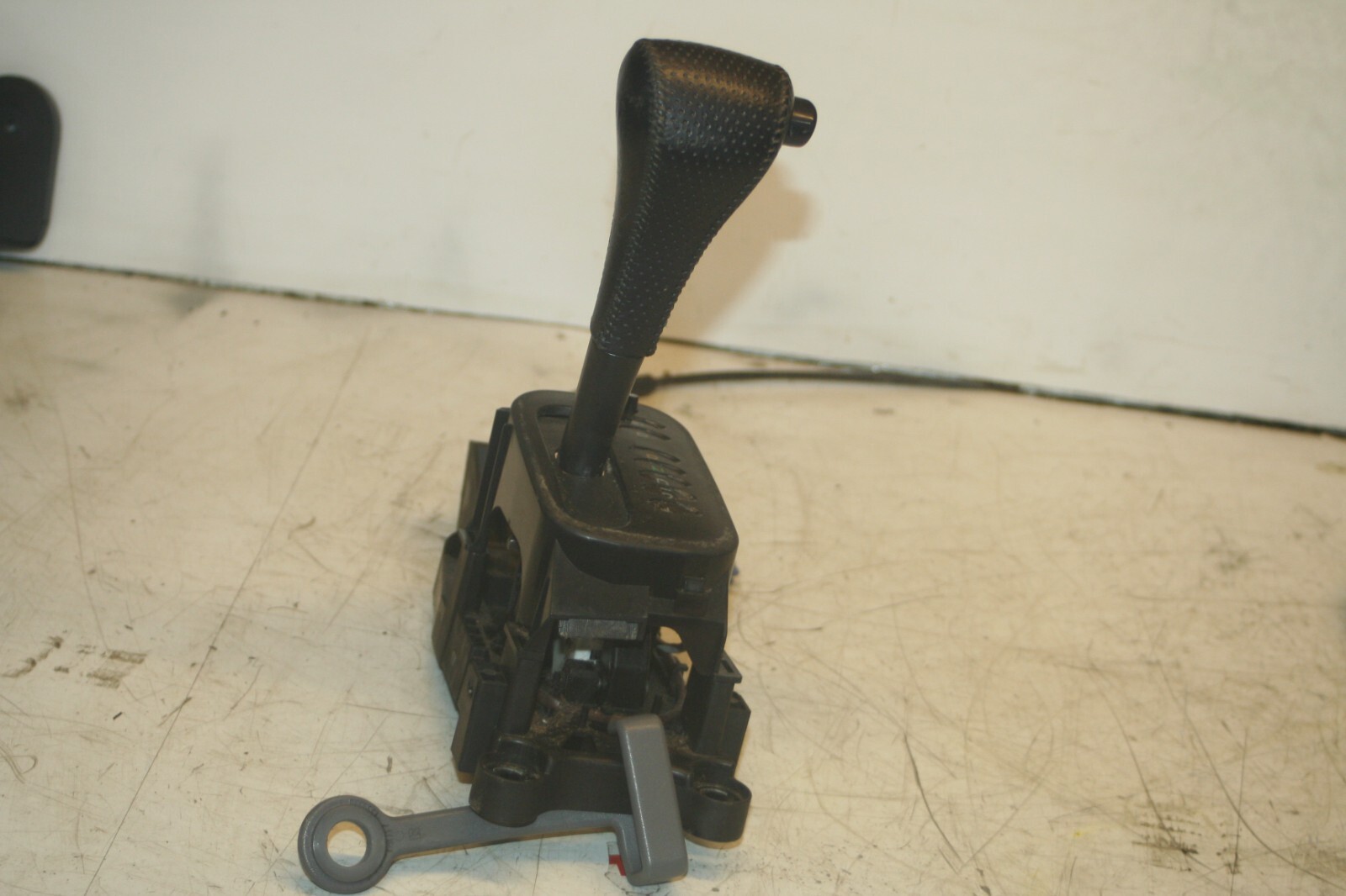 (99) TOYOTA RAV 4 3 DOOR. AUTOMATIC GEAR SELECTOR