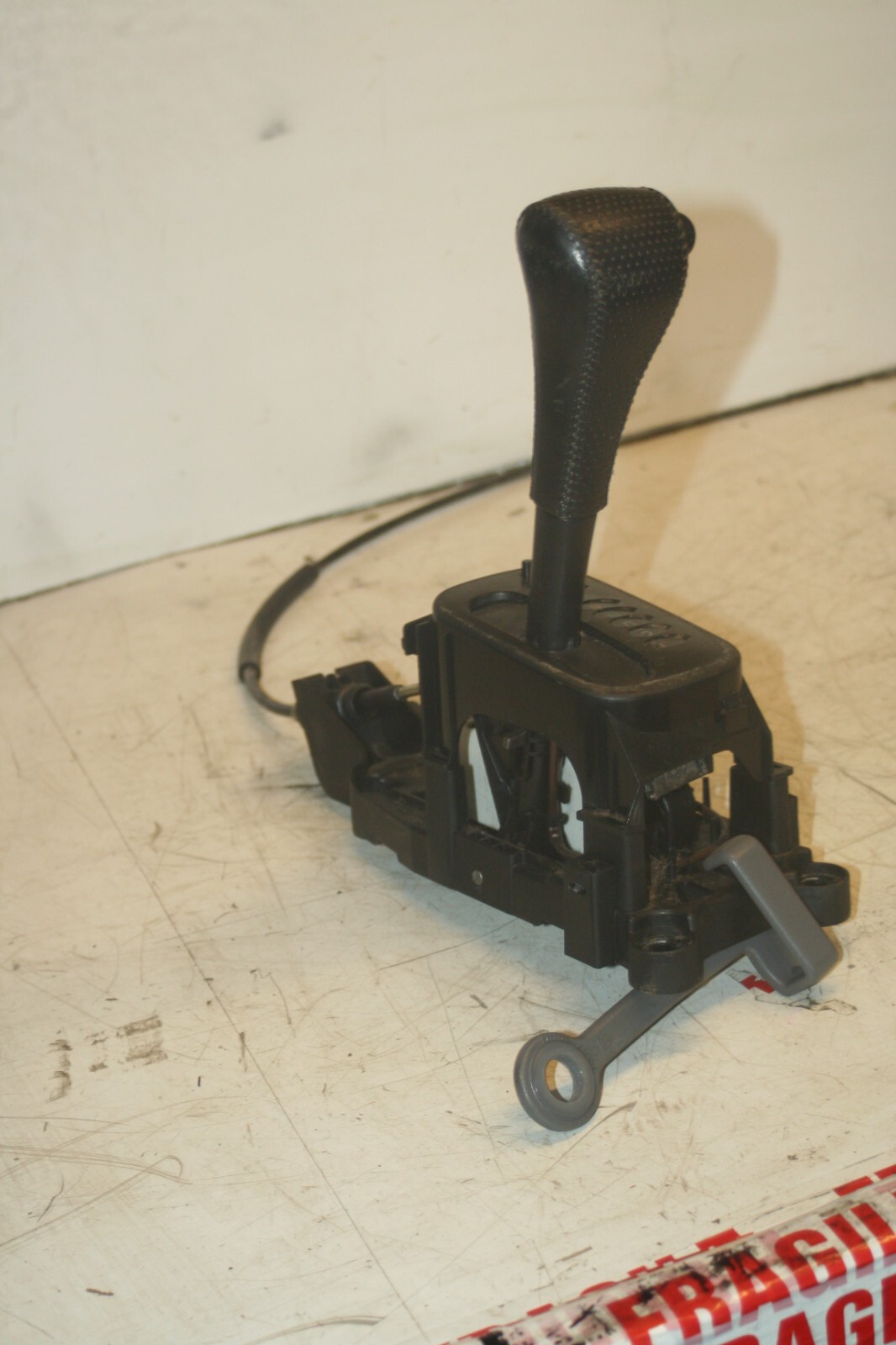 (99) TOYOTA RAV 4 3 DOOR. AUTOMATIC GEAR SELECTOR - Image 2