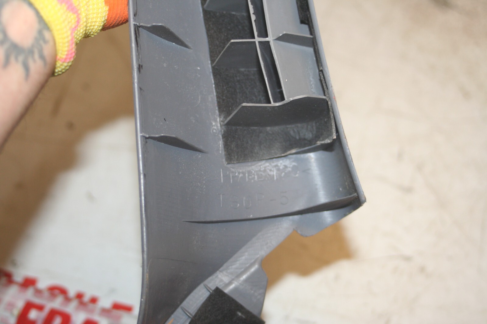 (99) TOYOTA RAV 4 3 DOOR. A PILLAR TRIM PASSENGER SIDE - Image 5