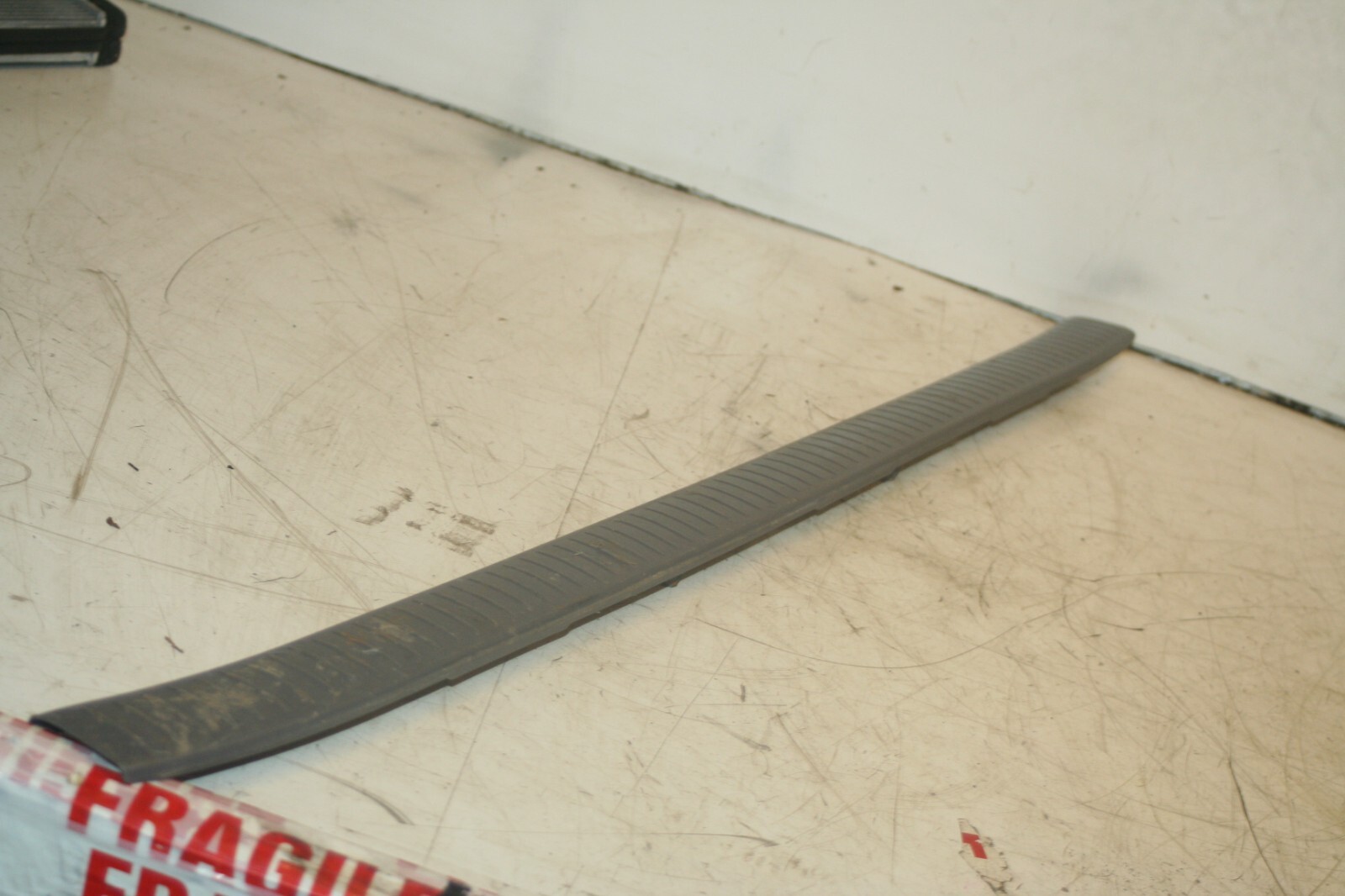 (99) TOYOTA RAV 4 3 DOOR. 58387-42020 INTERIOR TRIM