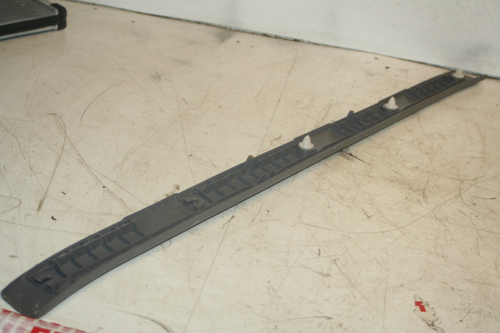 (99) TOYOTA RAV 4 3 DOOR. 58387-42020 INTERIOR TRIM - Image 2