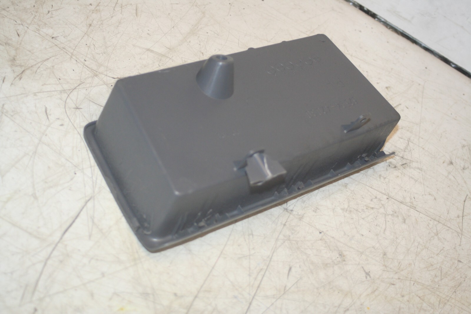 (99) TOYOTA RAV 4 3 DOOR. BOOT STORAGE POCKET 62594-42030 - Image 2