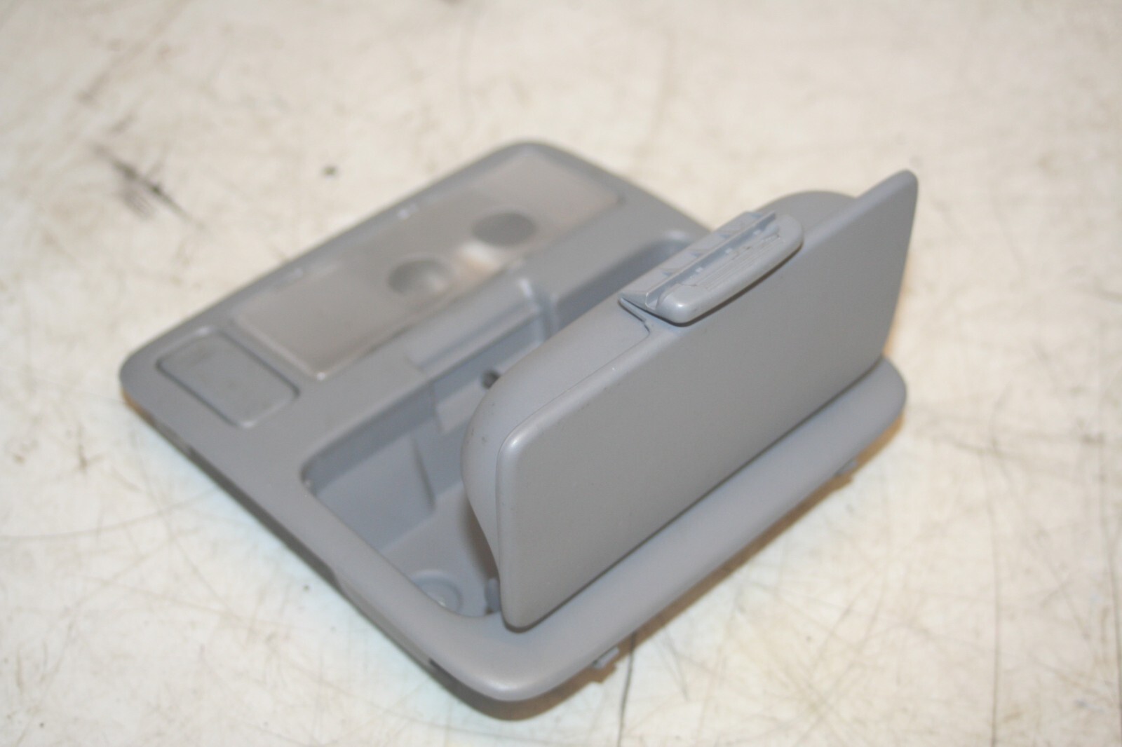 (99) TOYOTA RAV 4 3 DOOR. INTERIOR LIGHT WITH GLASSES STORAGE - Image 3