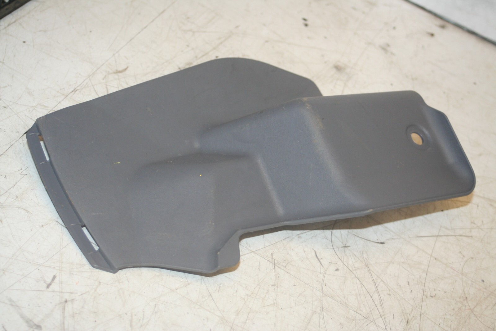 (99) TOYOTA RAV 4 3 DOOR. 55642-42030 DRIVER FRONT INTERIOR TRIM