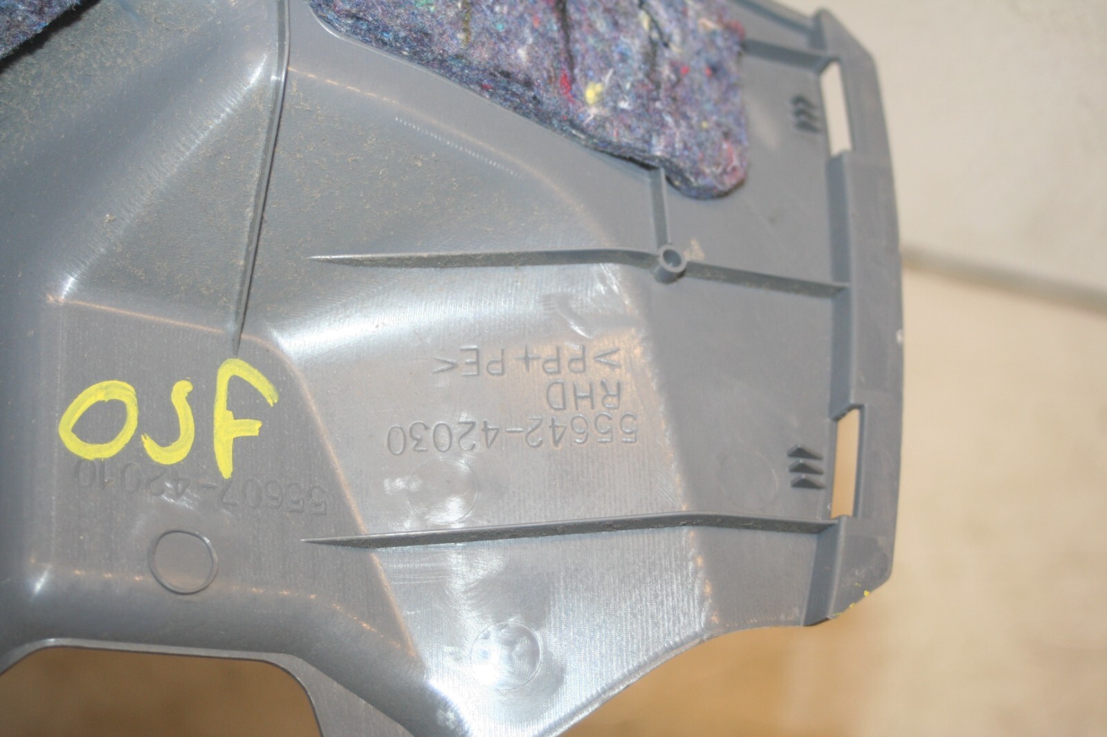 (99) TOYOTA RAV 4 3 DOOR. 55642-42030 DRIVER FRONT INTERIOR TRIM - Image 4