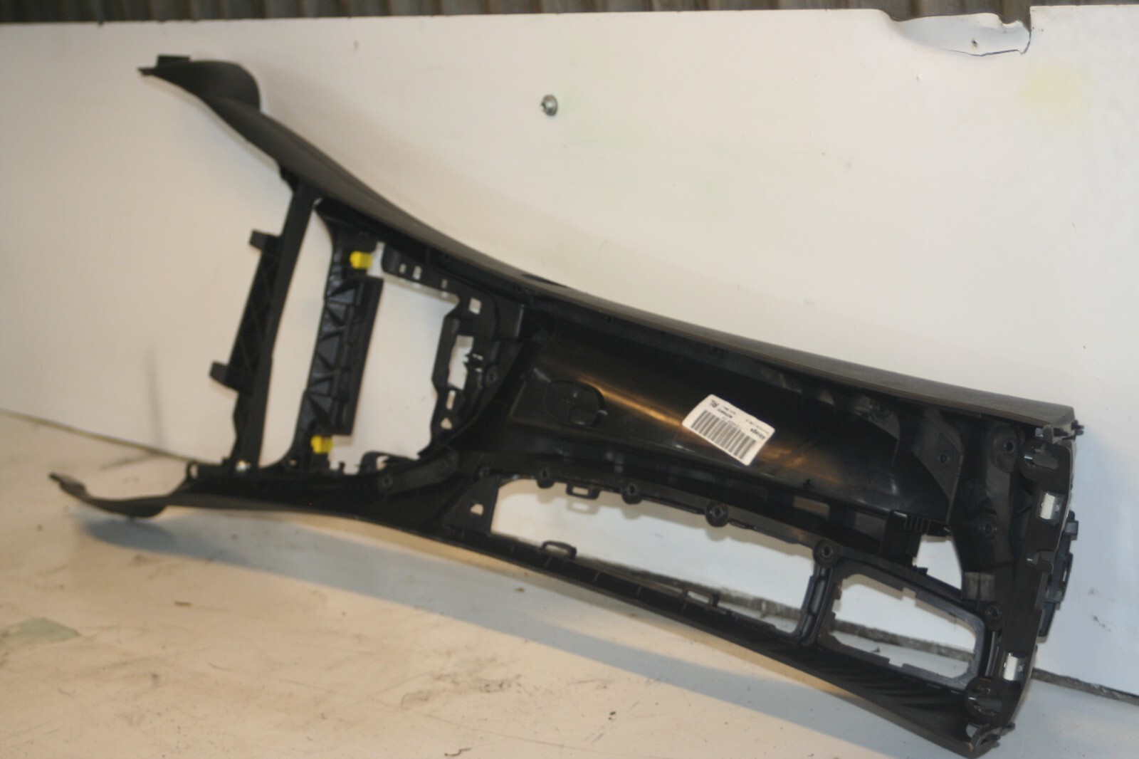 (95) 2010 BMW 1 SERIES E82. CENTRE CONSOLE - Image 3