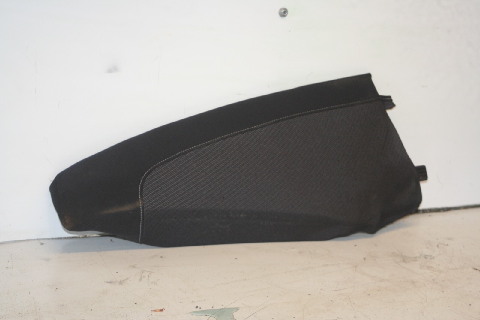 (95) 2010 BMW 1 SERIES E82. PASSSENGER SIDE REAR SEAT BOLSTER 6984877