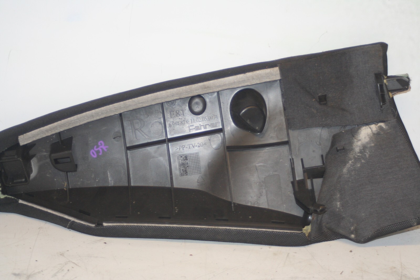 (95) 2010 BMW 1 SERIES E82. DRIVER SIDE REAR SEAT BOLSTER 6984878 - Image 3