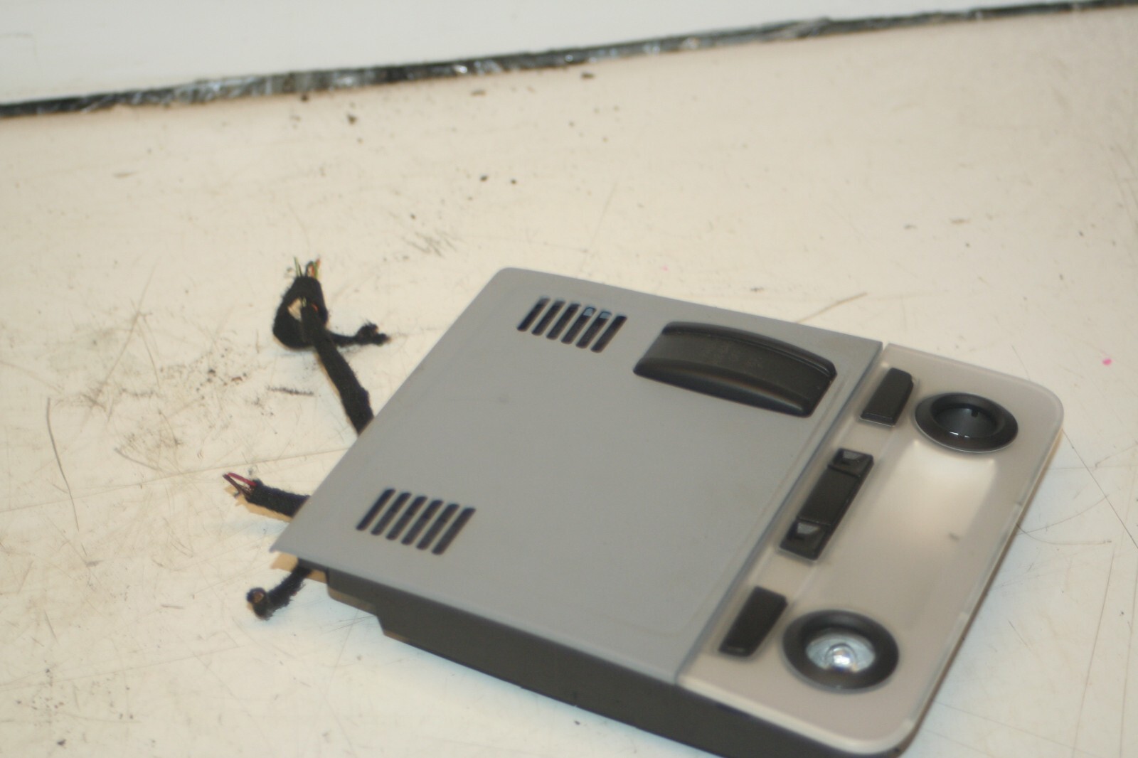 (95) 2010 BMW 1 SERIES E82. INTERIOR LIGHT UNIT - Image 2