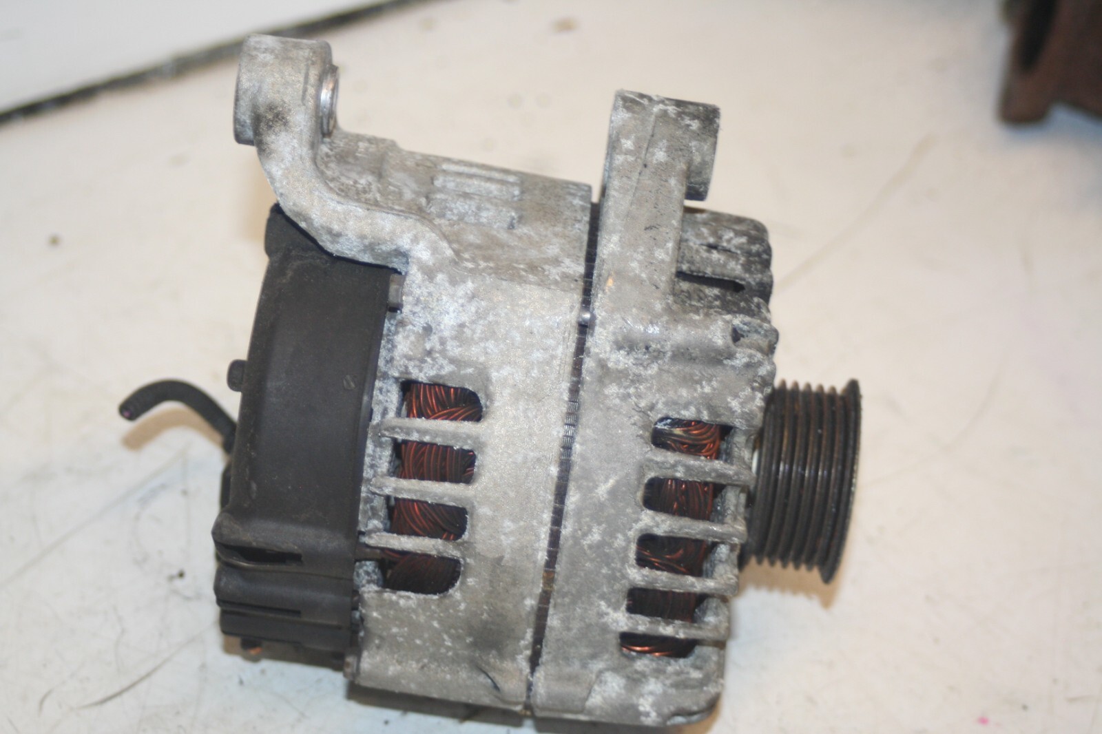 (95) 2010 BMW 1 SERIES E82. ALTERNATOR - Image 2