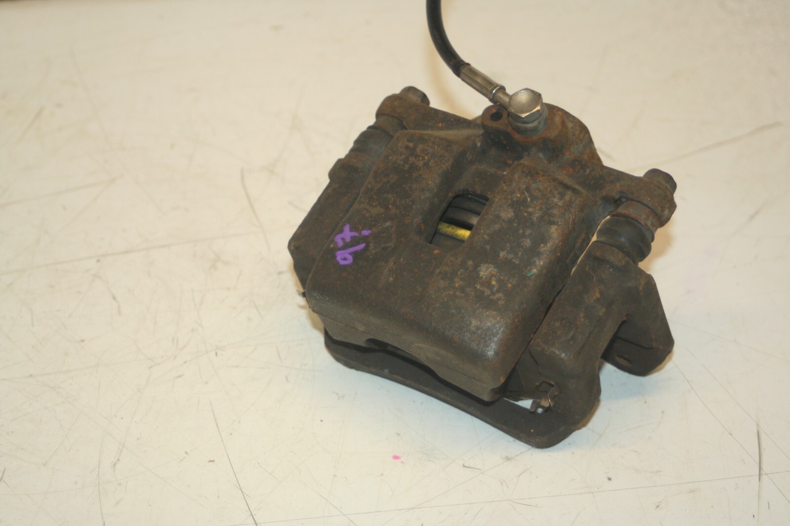 (95) 2010 BMW 1 SERIES E82. MX5 PASSENGER FRONT BRAKE CALIPER