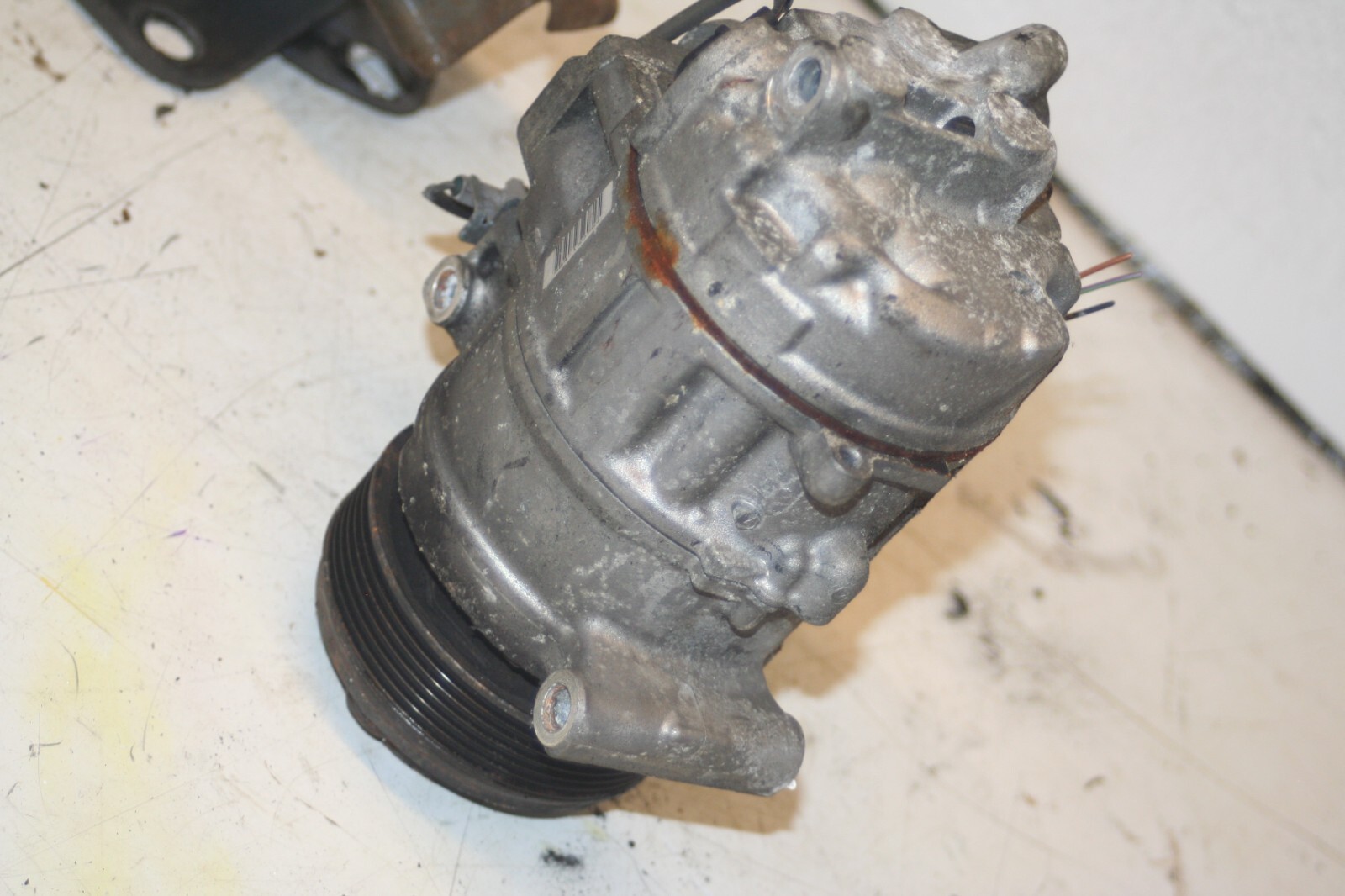 (95) 2010 BMW 1 SERIES E82. AIR CON CONDITIONING PUMP COMPRESSOR - Image 4