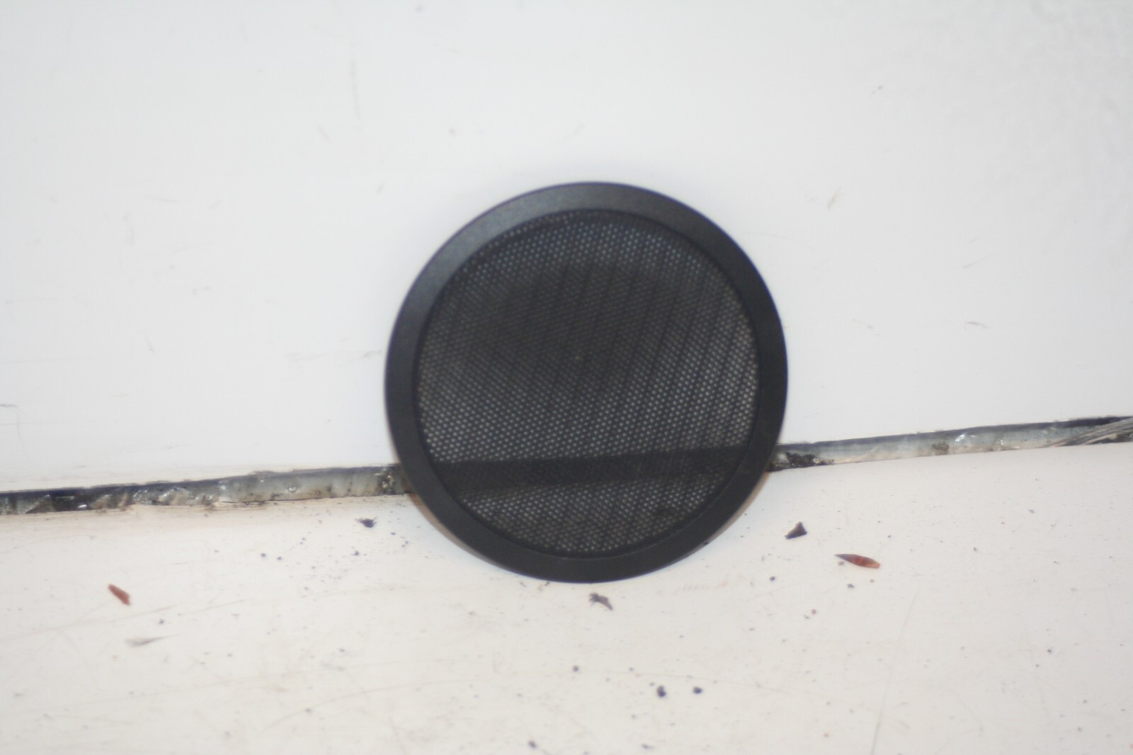(95) 2010 BMW 1 SERIES E82. SPEAKER GRILLE