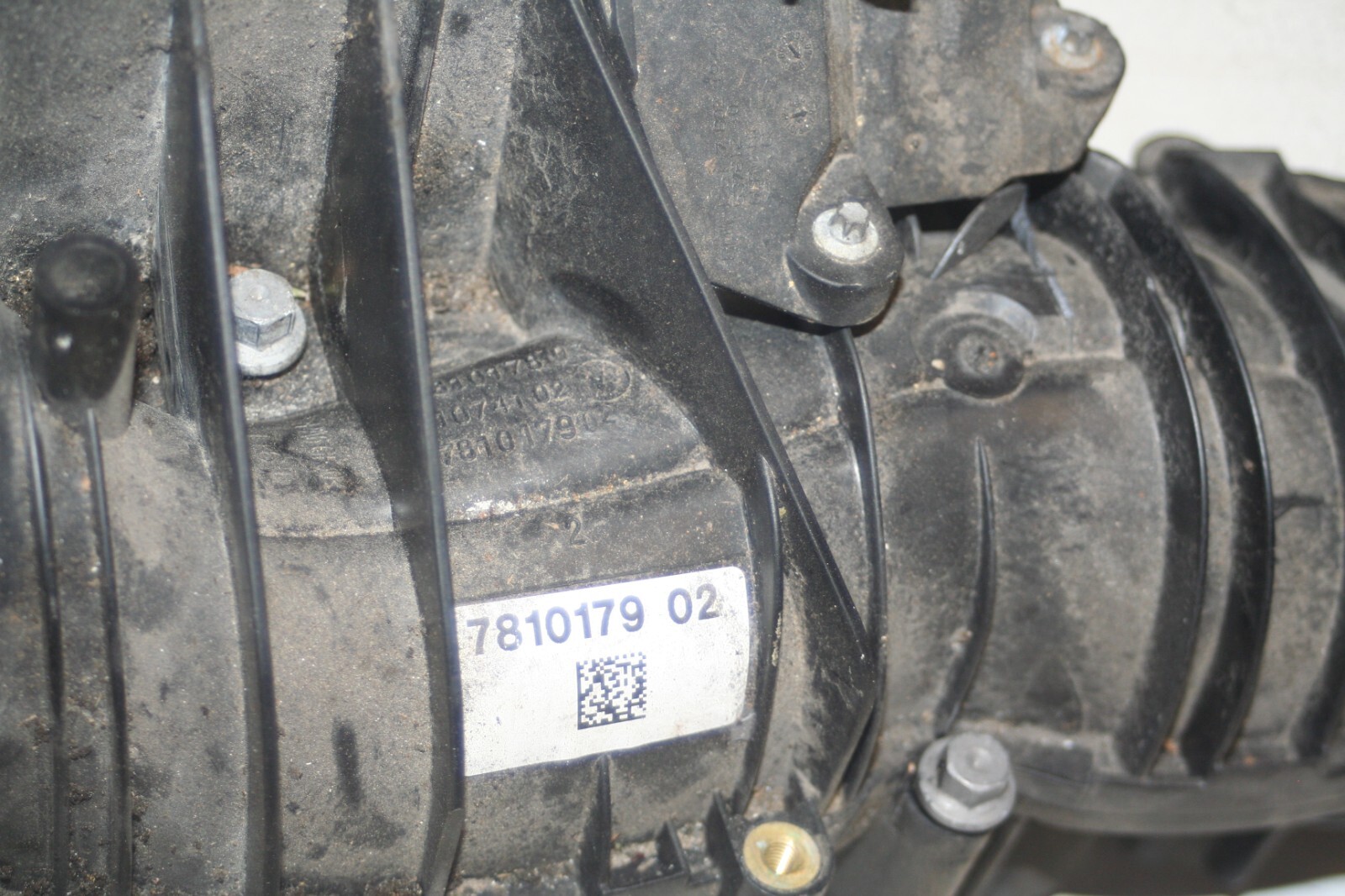 (95) 2010 BMW 1 SERIES E82. INTAKE MANIFOLD NO ACTUATOR 7810179 - Image 7