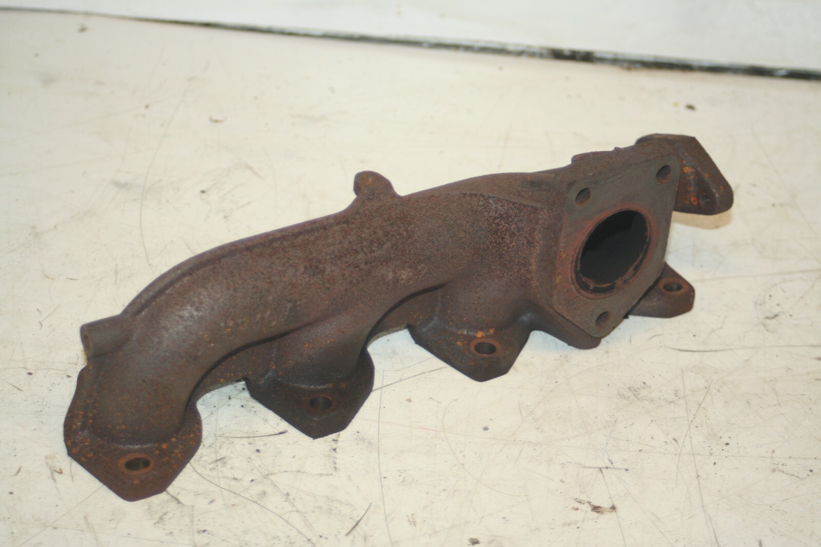 (95) 2010 BMW 1 SERIES E82. EXHAUST MANIFOLD 7810182