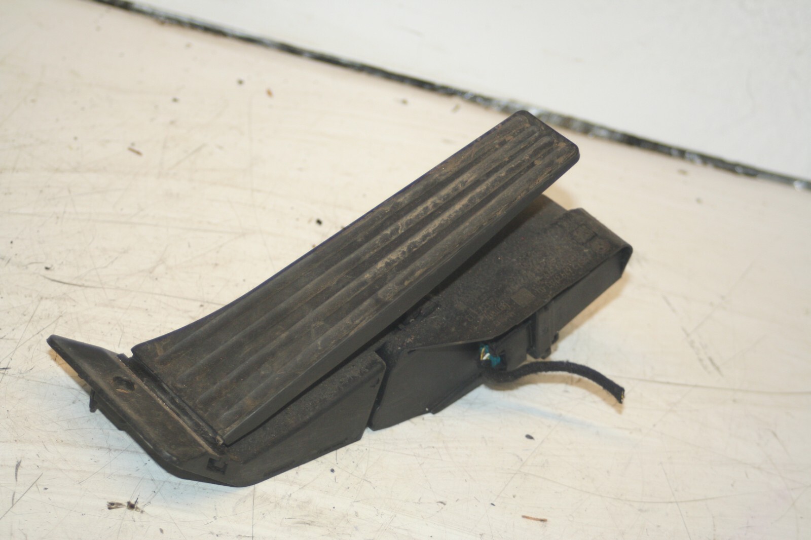 (95) 2010 BMW 1 SERIES E82. THROTTLE ACCELERATOR PEDAL 6793743
