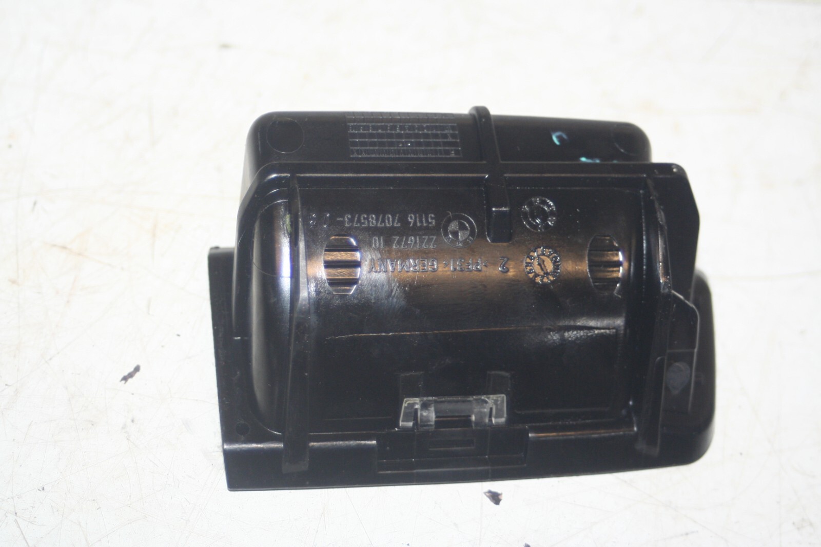 (95) 2010 BMW 1 SERIES E82. 7078573 ASHTRAY STORAGE POCKET - Image 5