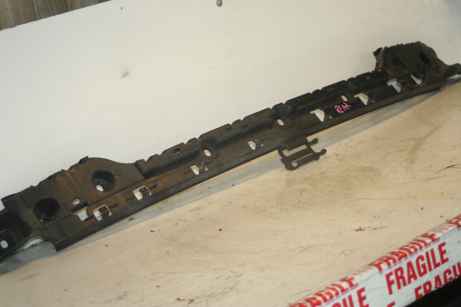 (95) 2010 BMW 1 SERIES E82. REAR BUMPER SUPPORT FRAME 7170665