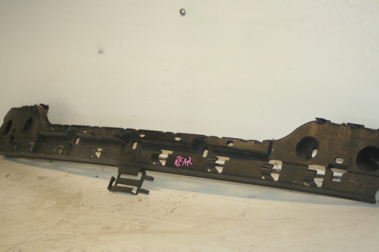 (95) 2010 BMW 1 SERIES E82. REAR BUMPER SUPPORT FRAME 7170665 - Image 3