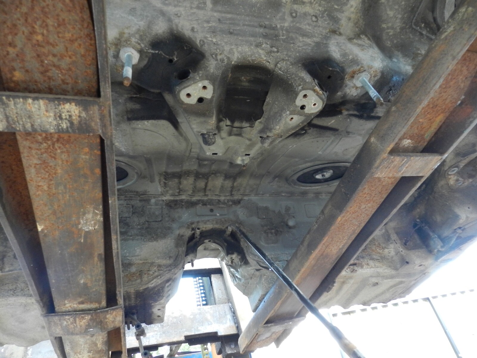 143. 2003 BMW 318Ci E46 CONVERTIBLE. REAR END CUT QUARTER PANELS, PAINT BAD - Image 7