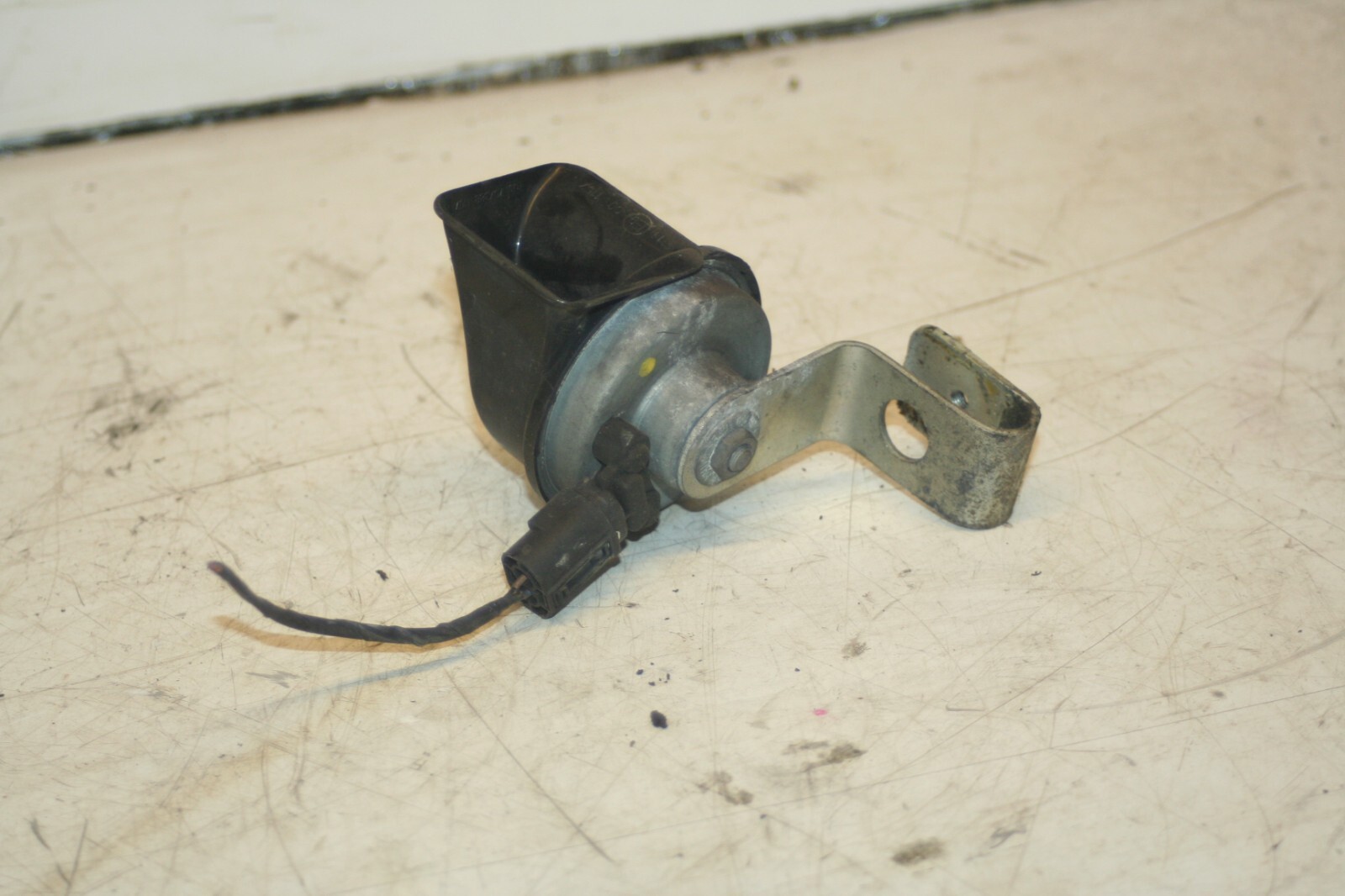 (95) 2010 BMW 1 SERIES E82. HORN - Image 3