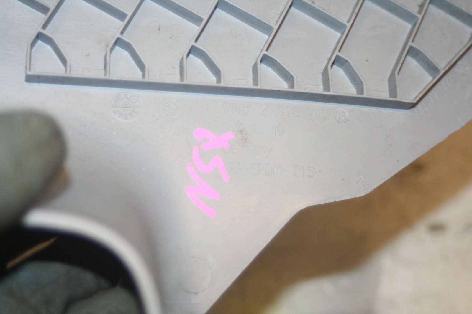 (95) 2010 BMW 1 SERIES E82. PASSENGER SIDE REAR 2996105 - Image 6