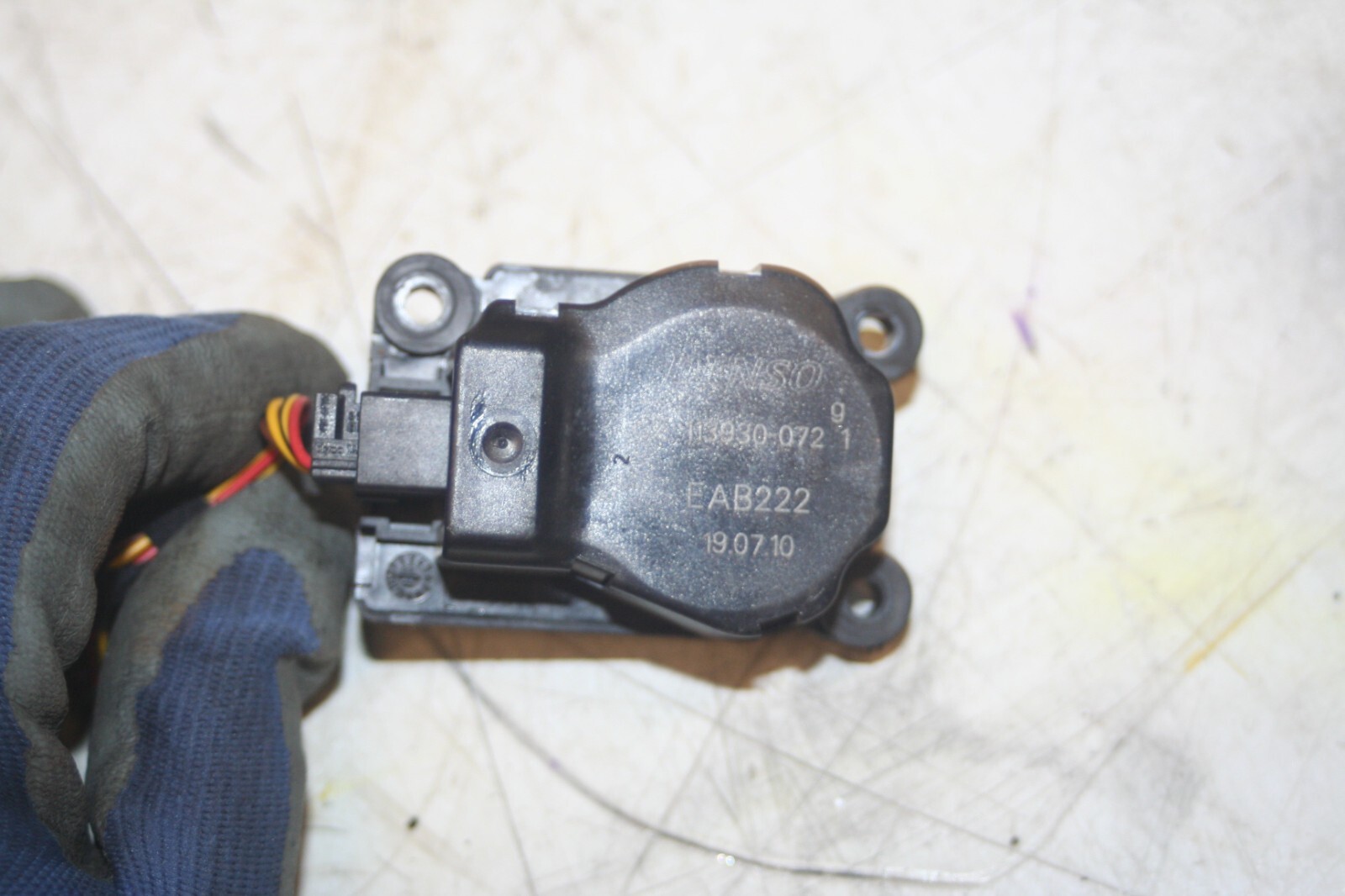 (95) 2010 BMW 1 SERIES E82. 113930 HEATER CONTROL FLAP MOTOR - Image 4