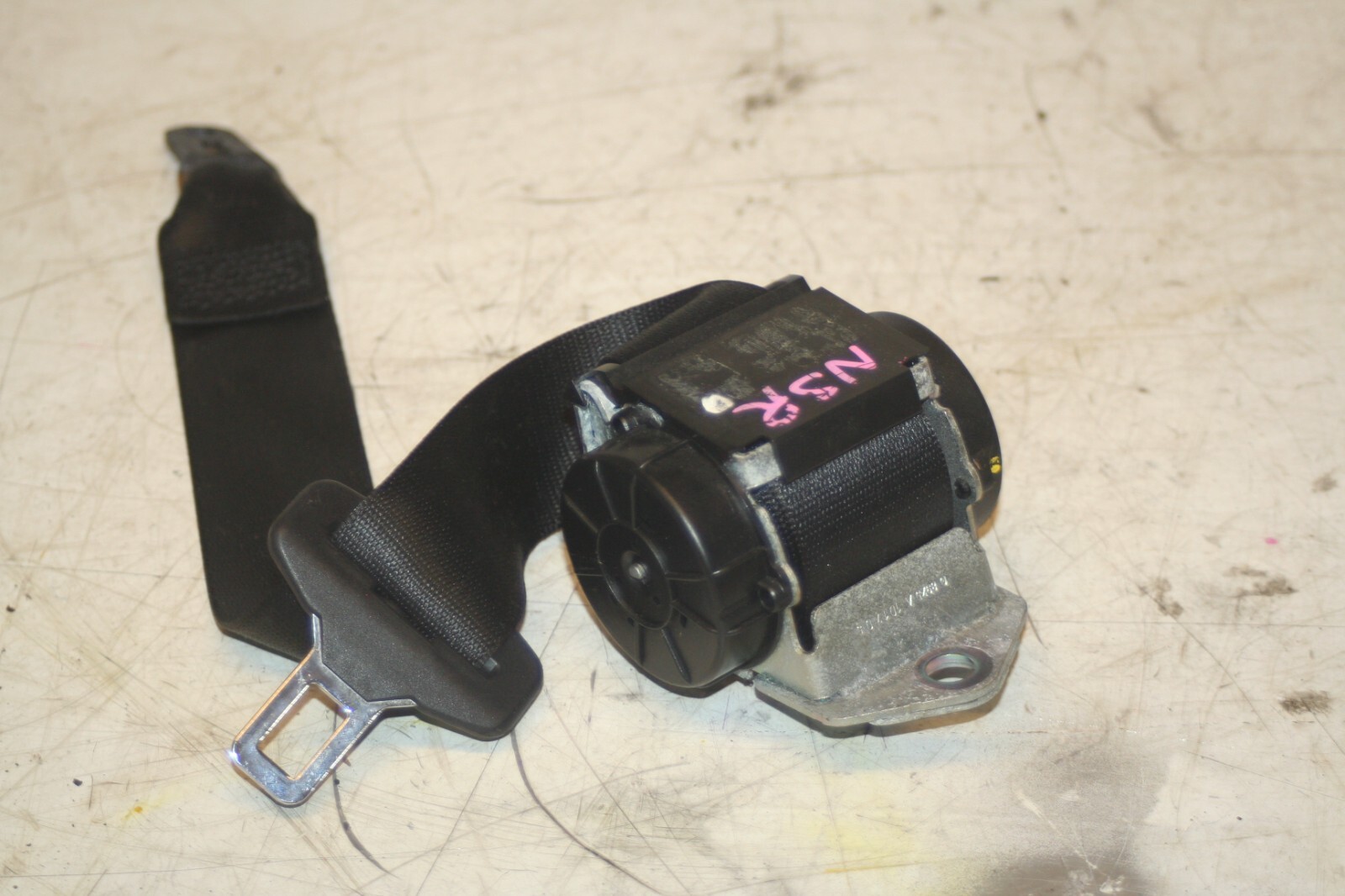 (95) 2010 BMW 1 SERIES E82. PASSENGER SIDE REAR SEAT BELT - Image 2