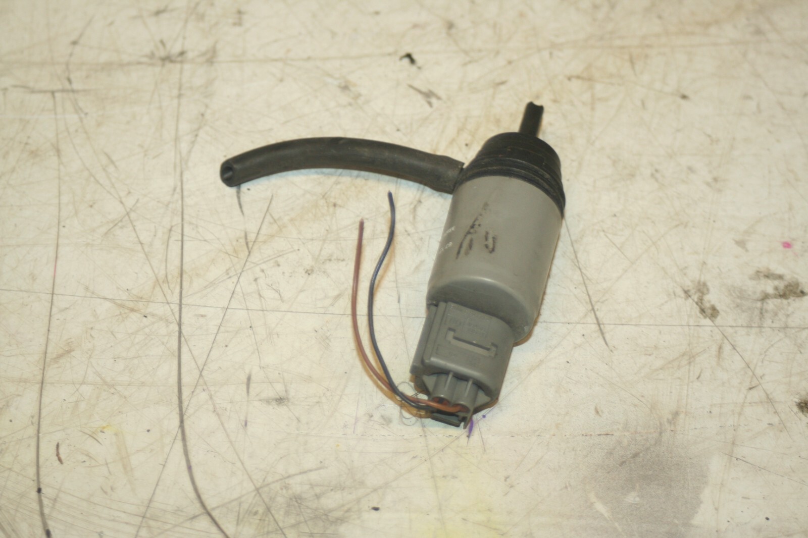 (95) 2010 BMW 1 SERIES E82. SCREEN WASH WASHER PUMP - Image 2