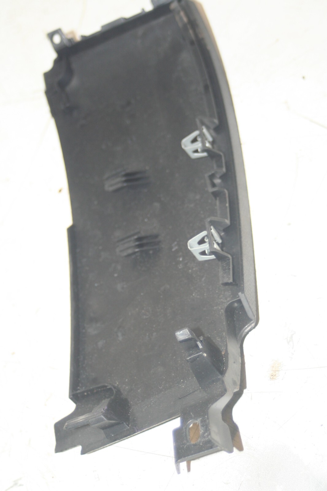 (95) 2010 BMW 1 SERIES E82. 6969554 GLOVE BOX OUTER COVER TRIM - Image 4
