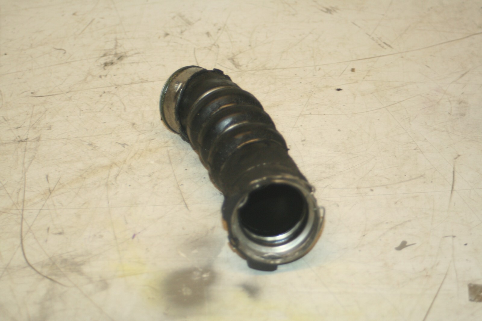 (95) 2010 BMW 1 SERIES E82. BOOST INTERCOOLER PIPE - Image 2