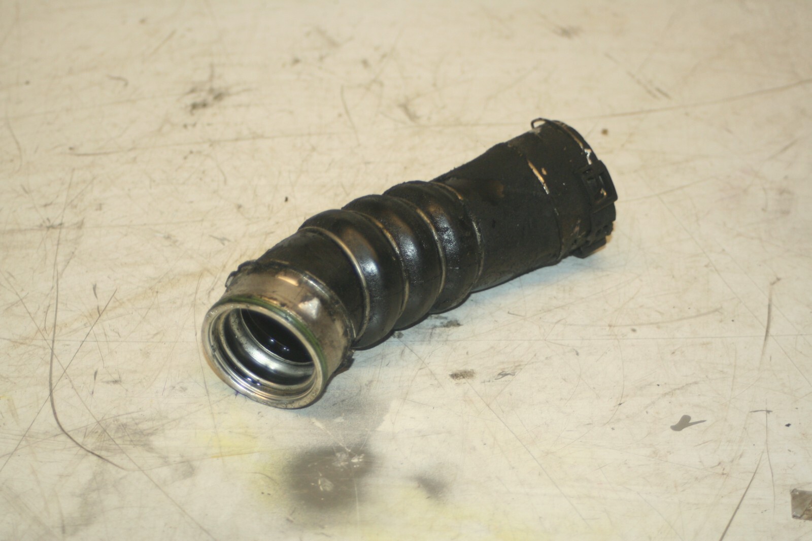 (95) 2010 BMW 1 SERIES E82. BOOST INTERCOOLER PIPE - Image 3