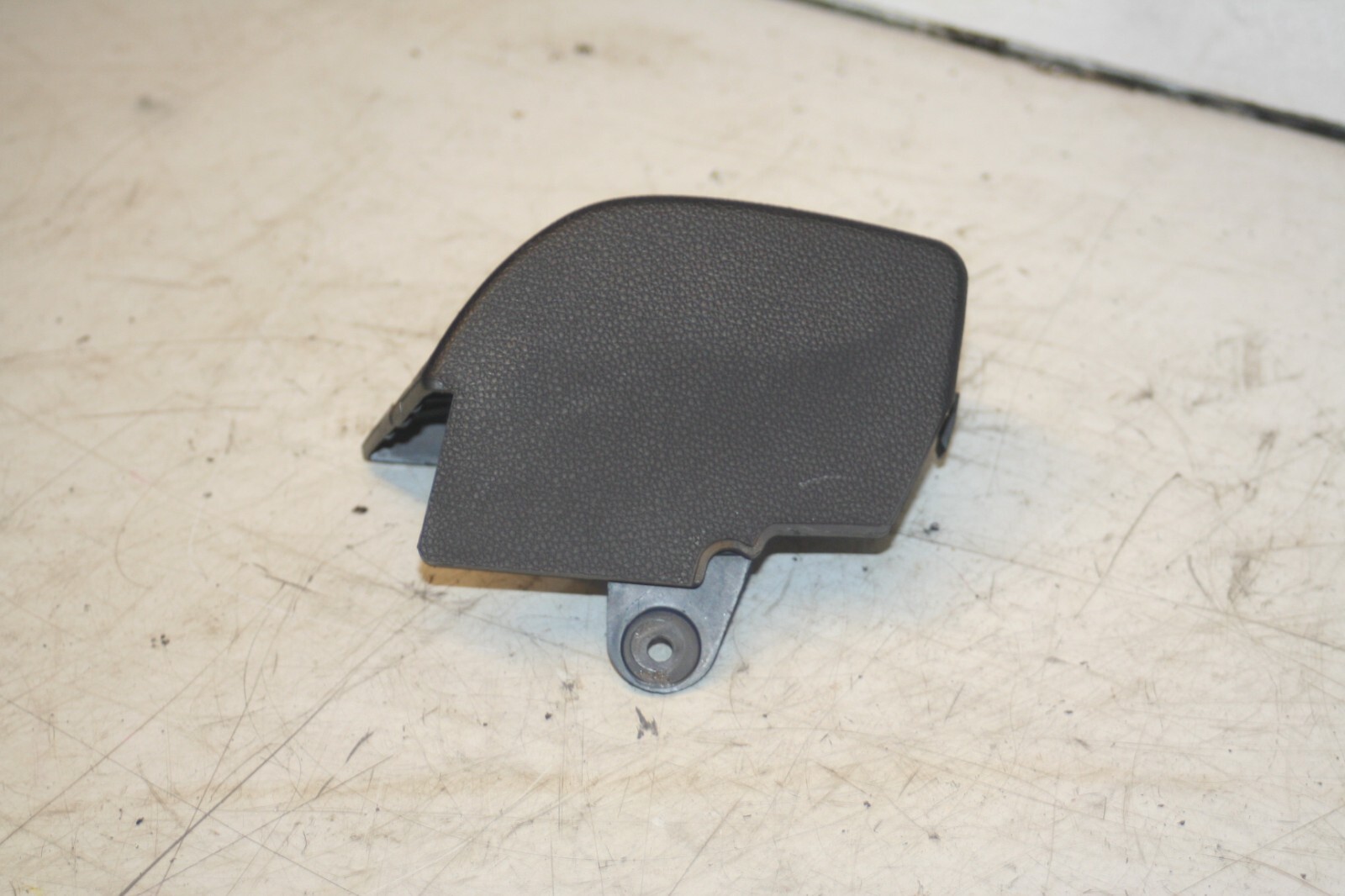 (95) 2010 BMW 1 SERIES E82. DRIVER SIDE REAR SEAT BELT COVER TRIM - Image 3