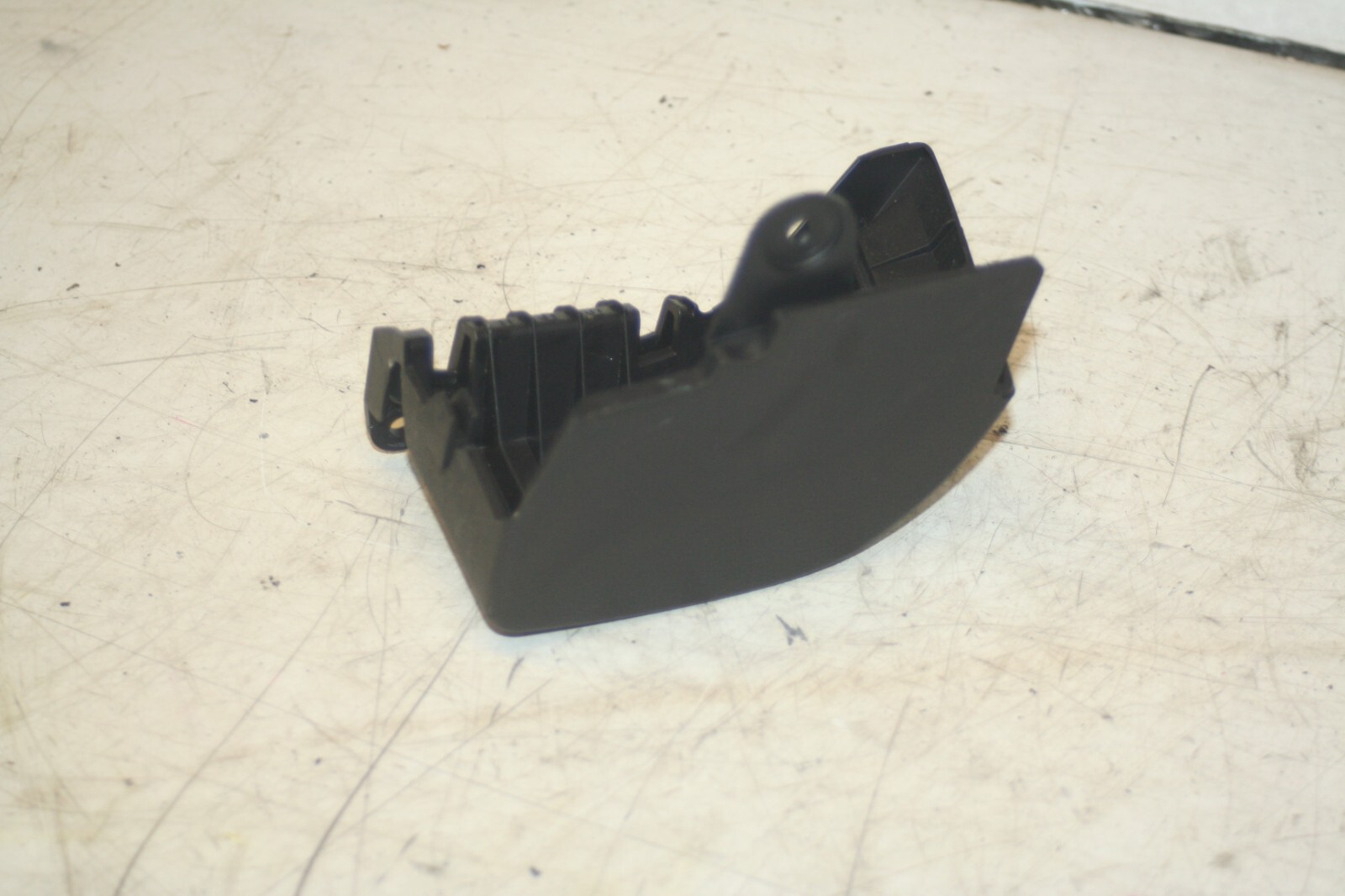 (95) 2010 BMW 1 SERIES E82. DRIVER SIDE REAR SEAT BELT COVER TRIM - Image 4