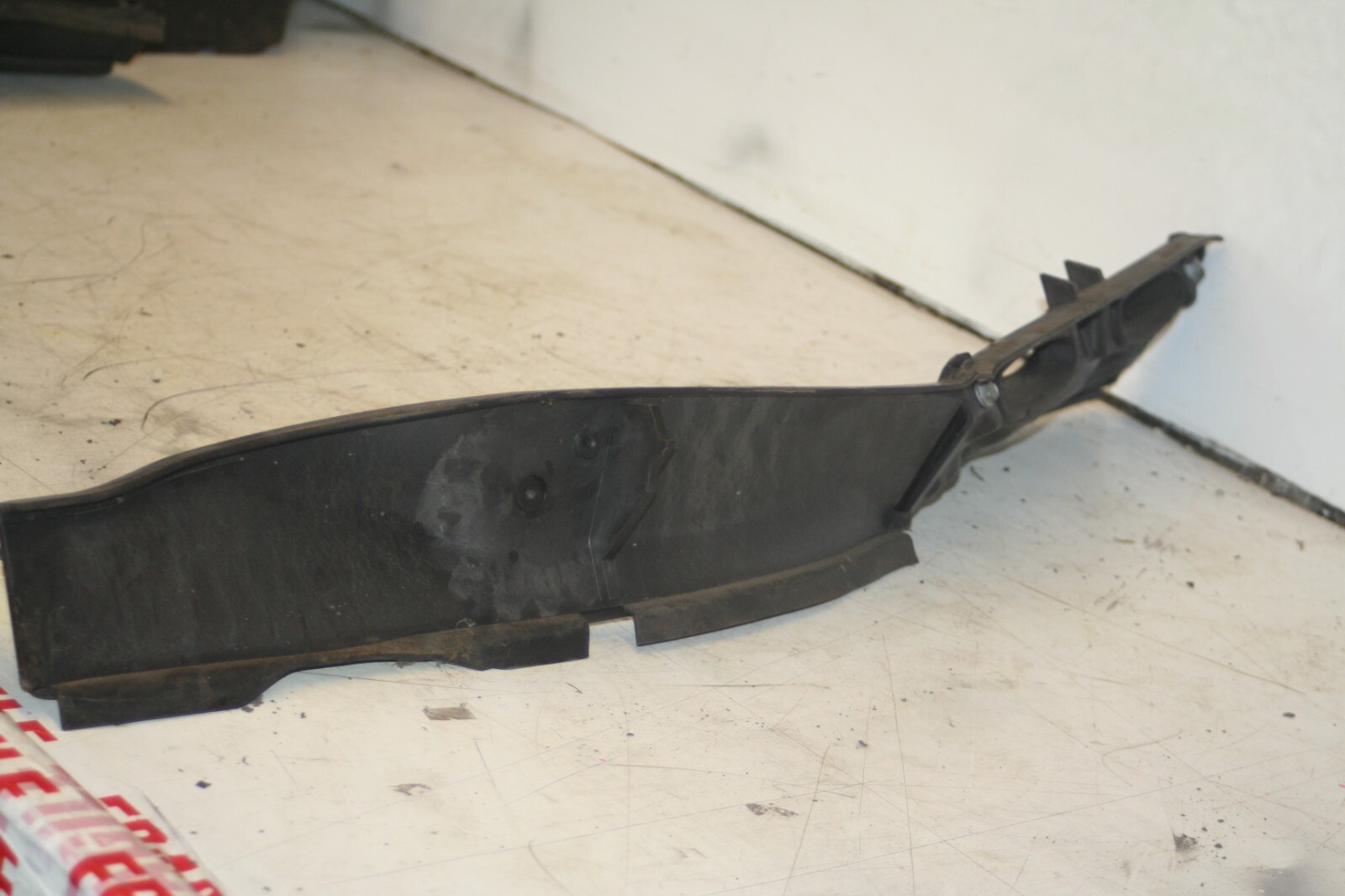 (95) 2010 BMW 1 SERIES E82. 9175860 HEATER SCUTTLE PANEL COVER TRIM - Image 3