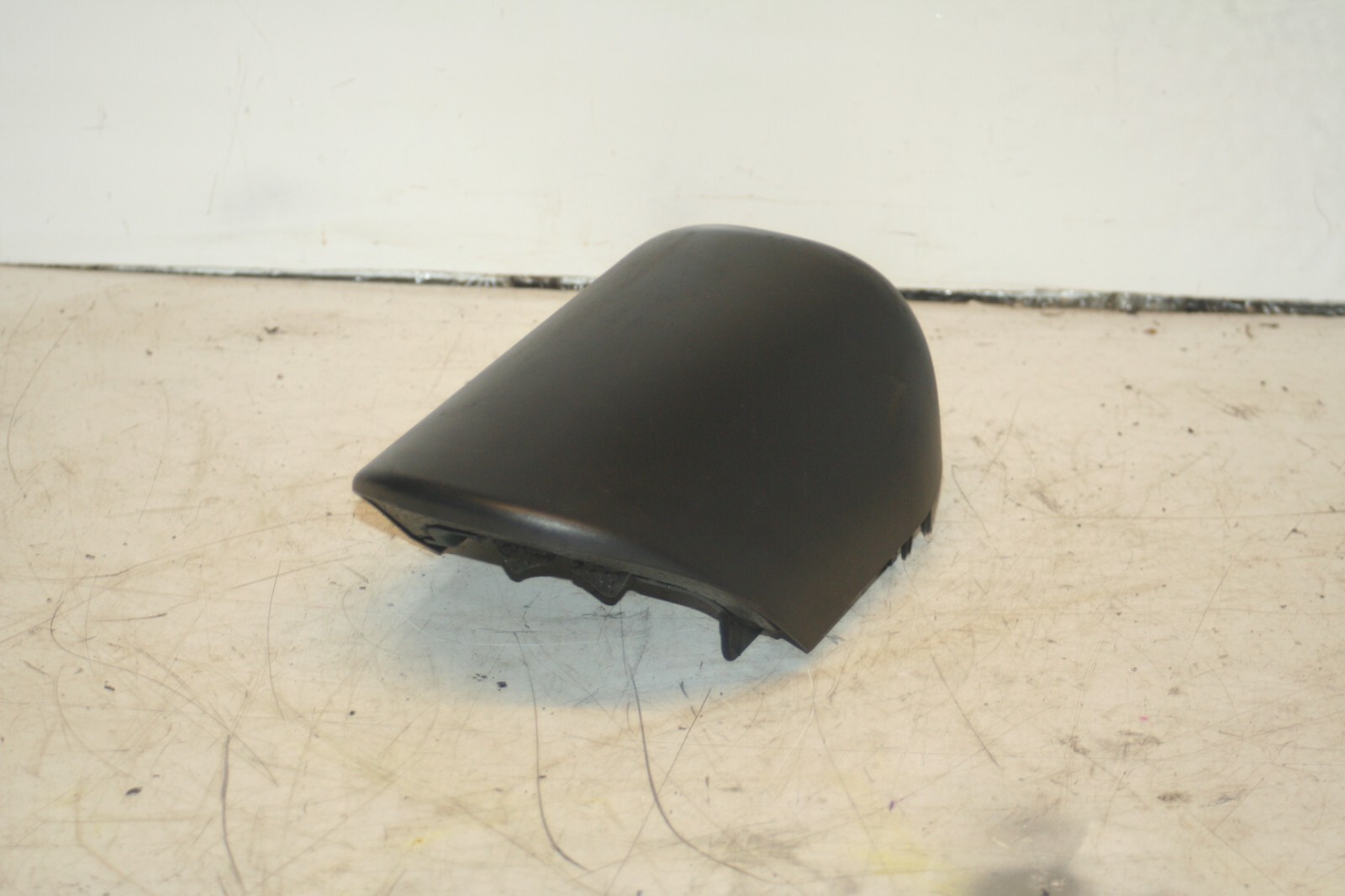 (95) 2010 BMW 1 SERIES E82. STEERING COWLING LOWER