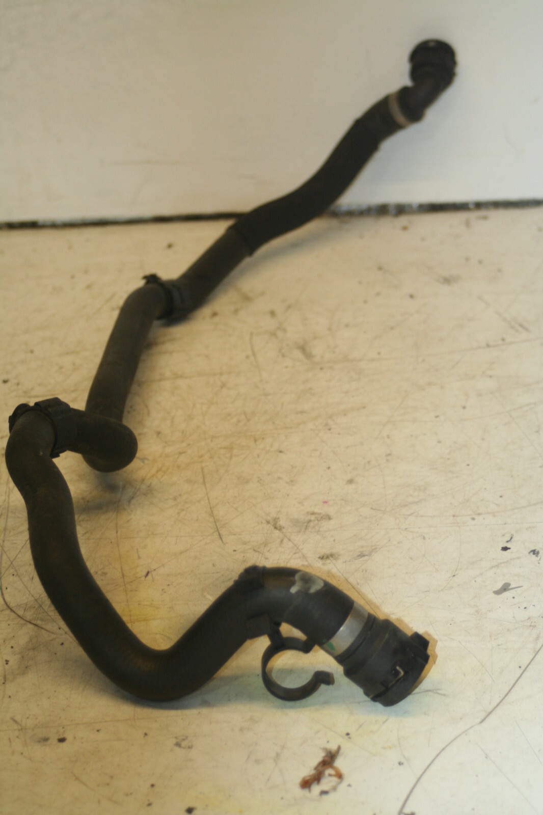 (95) 2010 BMW 1 SERIES E82. COOLANT PIPE