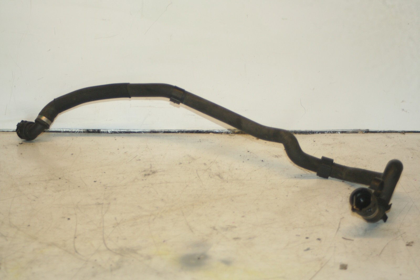 (95) 2010 BMW 1 SERIES E82. COOLANT PIPE - Image 2
