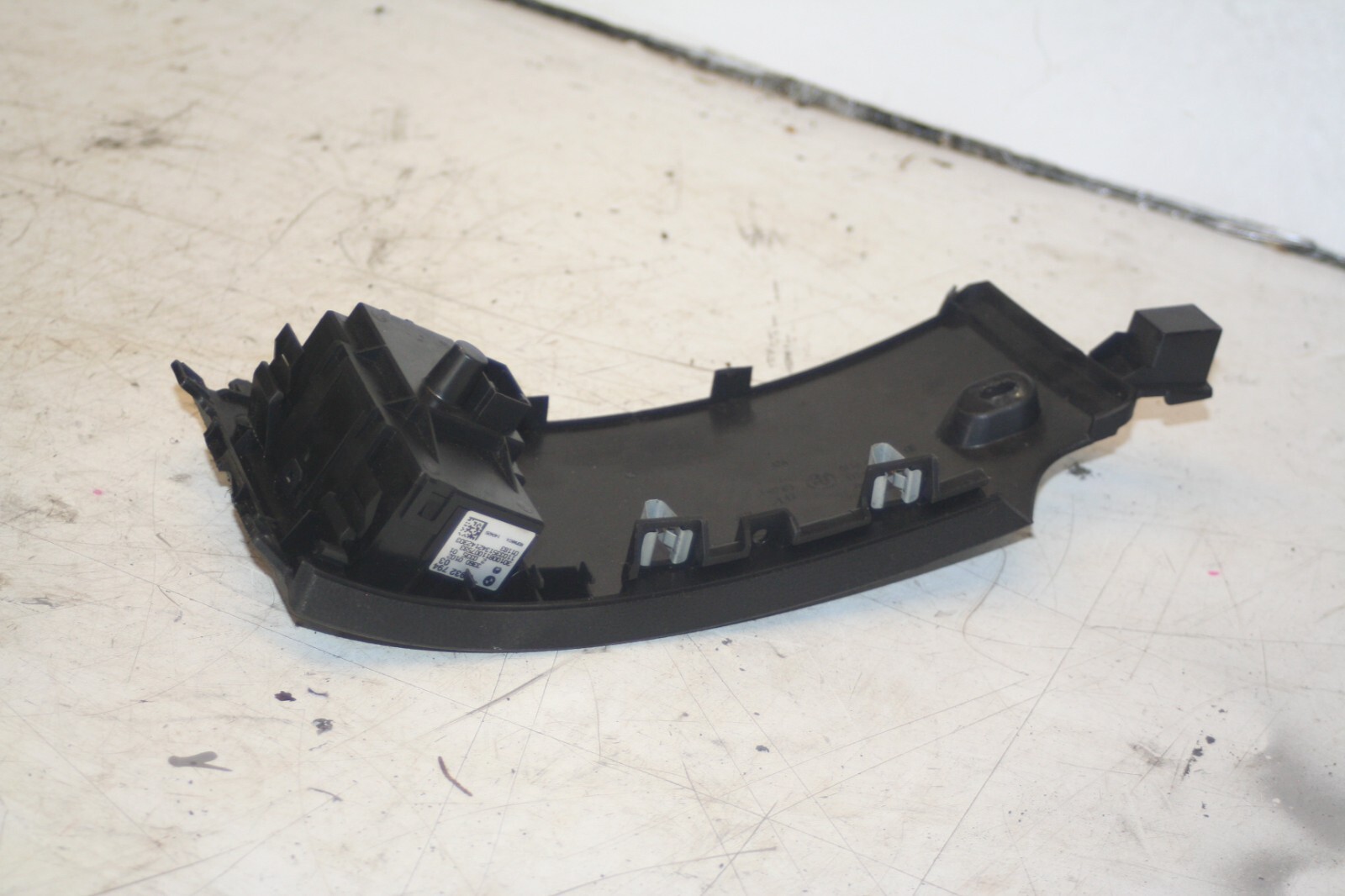 (95) 2010 BMW 1 SERIES E82. HEAD LIGHT SWITCH + TRIM - Image 3