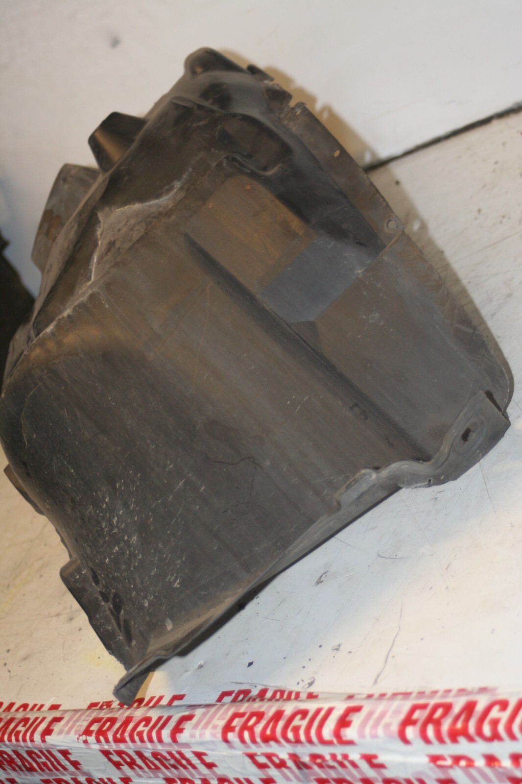 (95) 2010 BMW 1 SERIES E82. MUD FLAP INNER ARCH TRIM COVER - Image 3