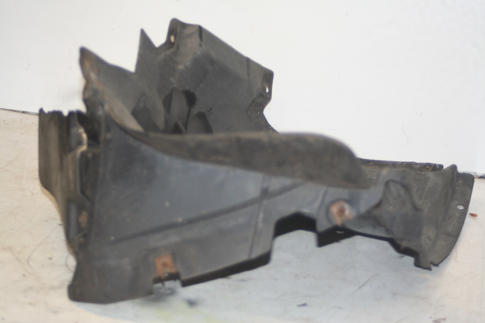 (95) 2010 BMW 1 SERIES E82. MUD FLAP INNER ARCH TRIM COVER - Image 4