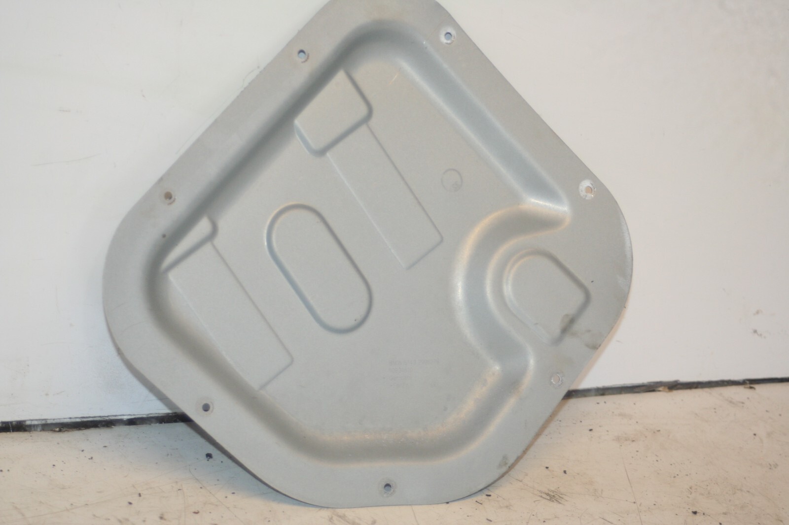 (95) 2010 BMW 1 SERIES E82. PASSENGER SIDE REAR DOOR CARD COVER PLATE PANEL - Image 2