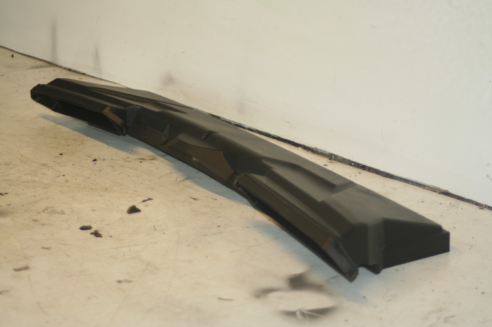 (95) 2010 BMW 1 SERIES E82. POLLEN FILTER HOUSING TRIM 987498 - Image 2