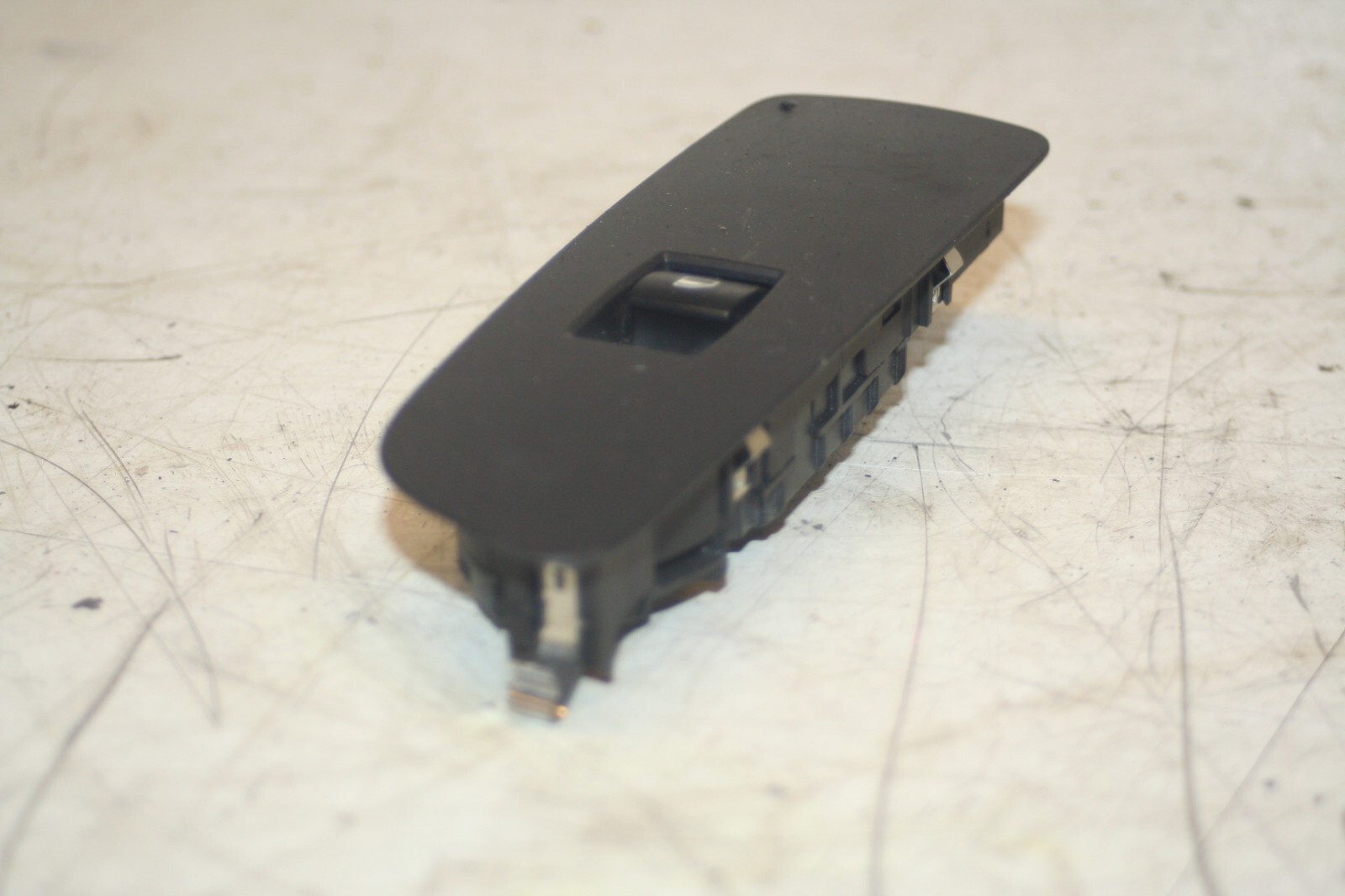 (95) 2010 BMW 1 SERIES E82. WINDOW SWITCH - Image 2
