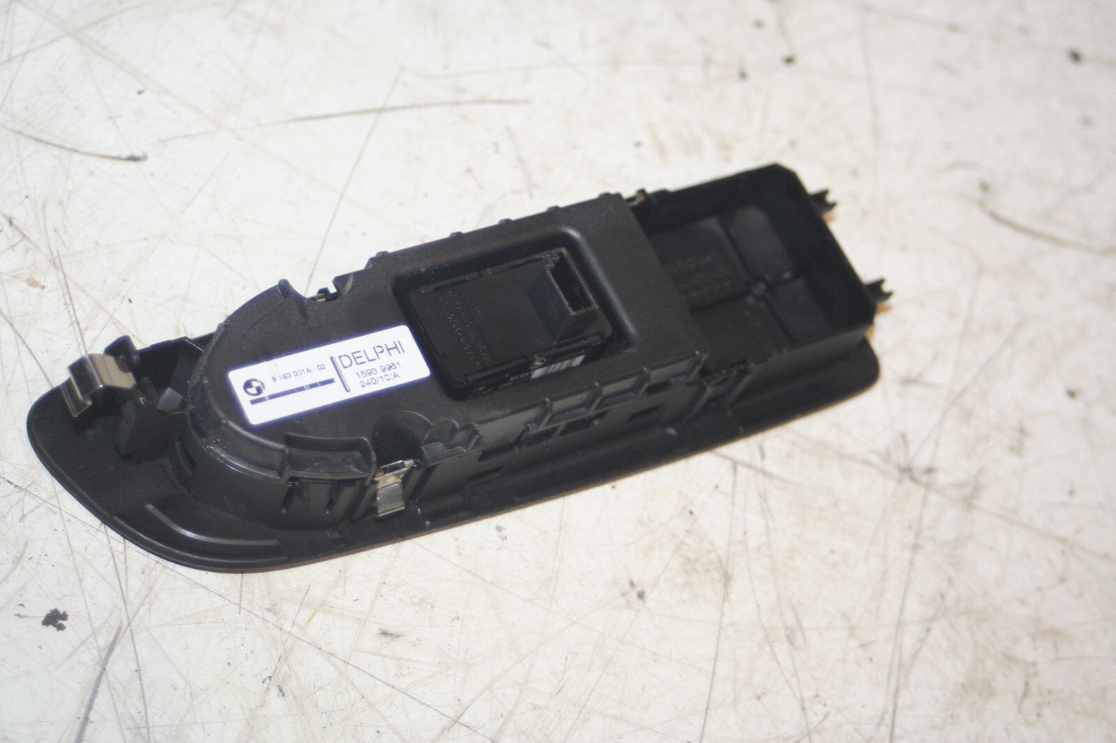 (95) 2010 BMW 1 SERIES E82. WINDOW SWITCH - Image 3