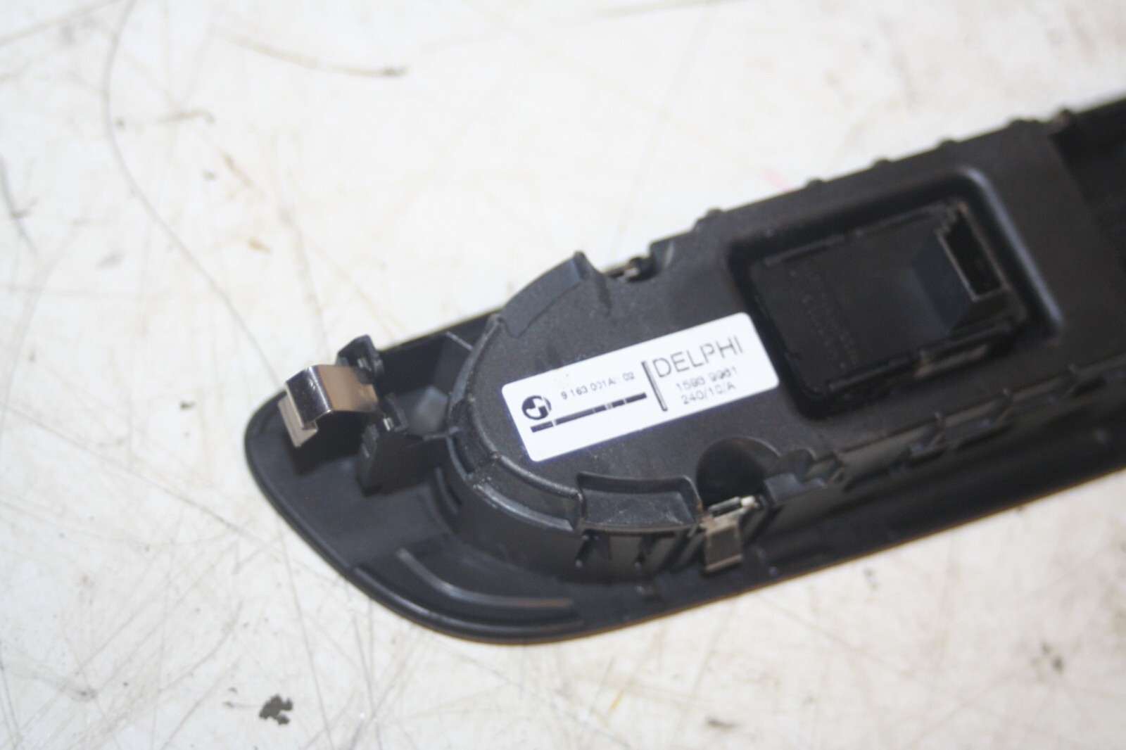 (95) 2010 BMW 1 SERIES E82. WINDOW SWITCH - Image 4