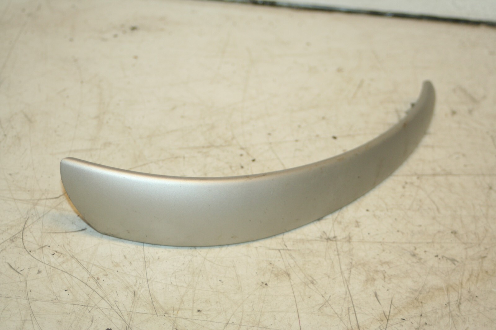 (95) 2010 BMW 1 SERIES E82. DOOR CARD HANDLE TRIM SILVER - Image 2