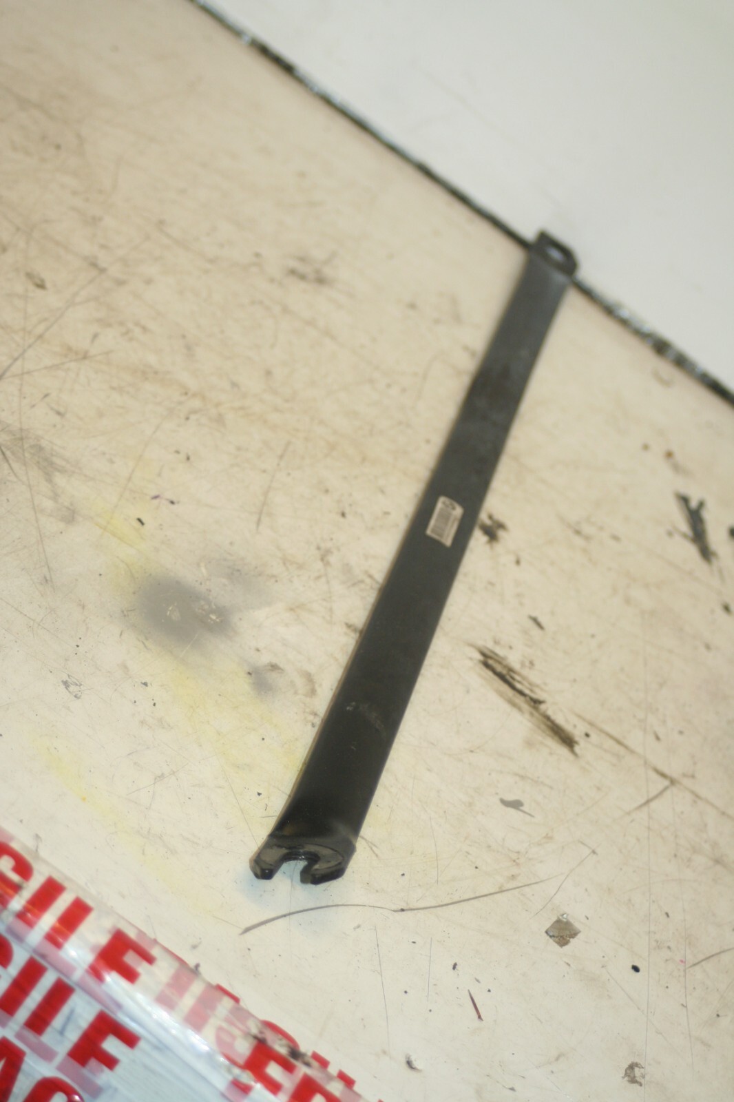 (95) 2010 BMW 1 SERIES E82. STRUT BRACE BAR