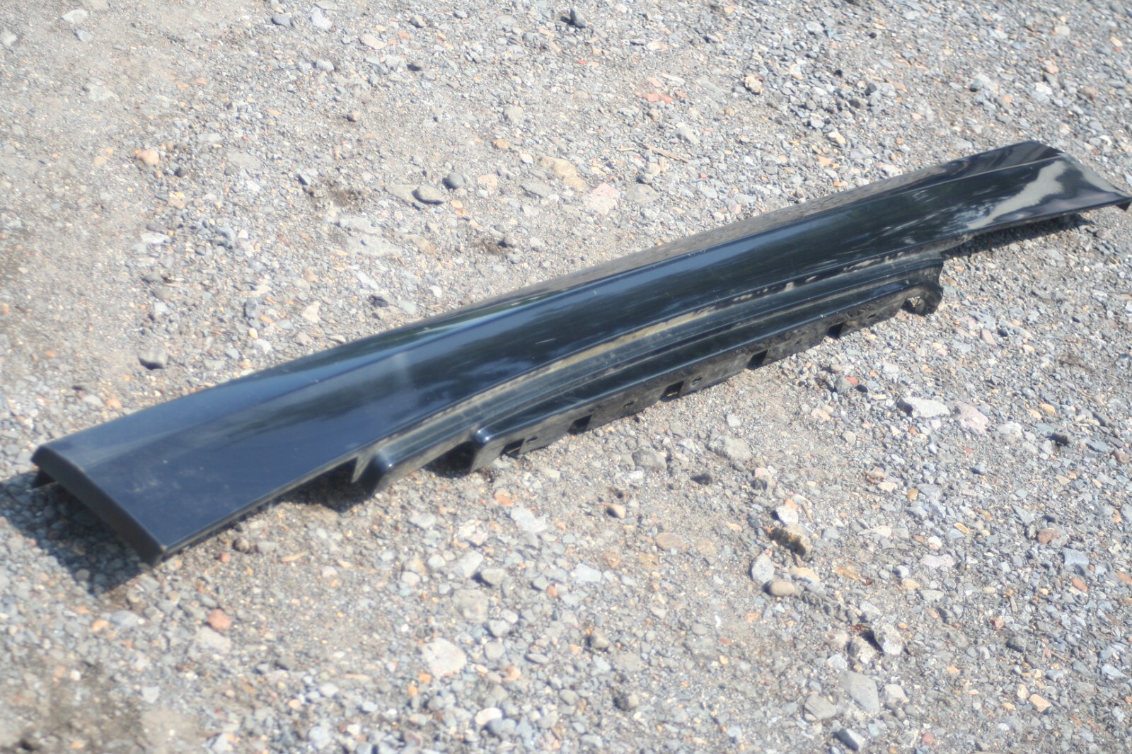 (95) 2010 BMW 1 SERIES E82. DRIVER SIDE SKIRT BLACK